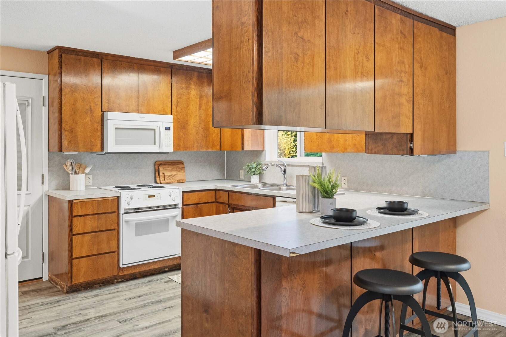 762 Hilltop Avenue , Kent, WA 98031