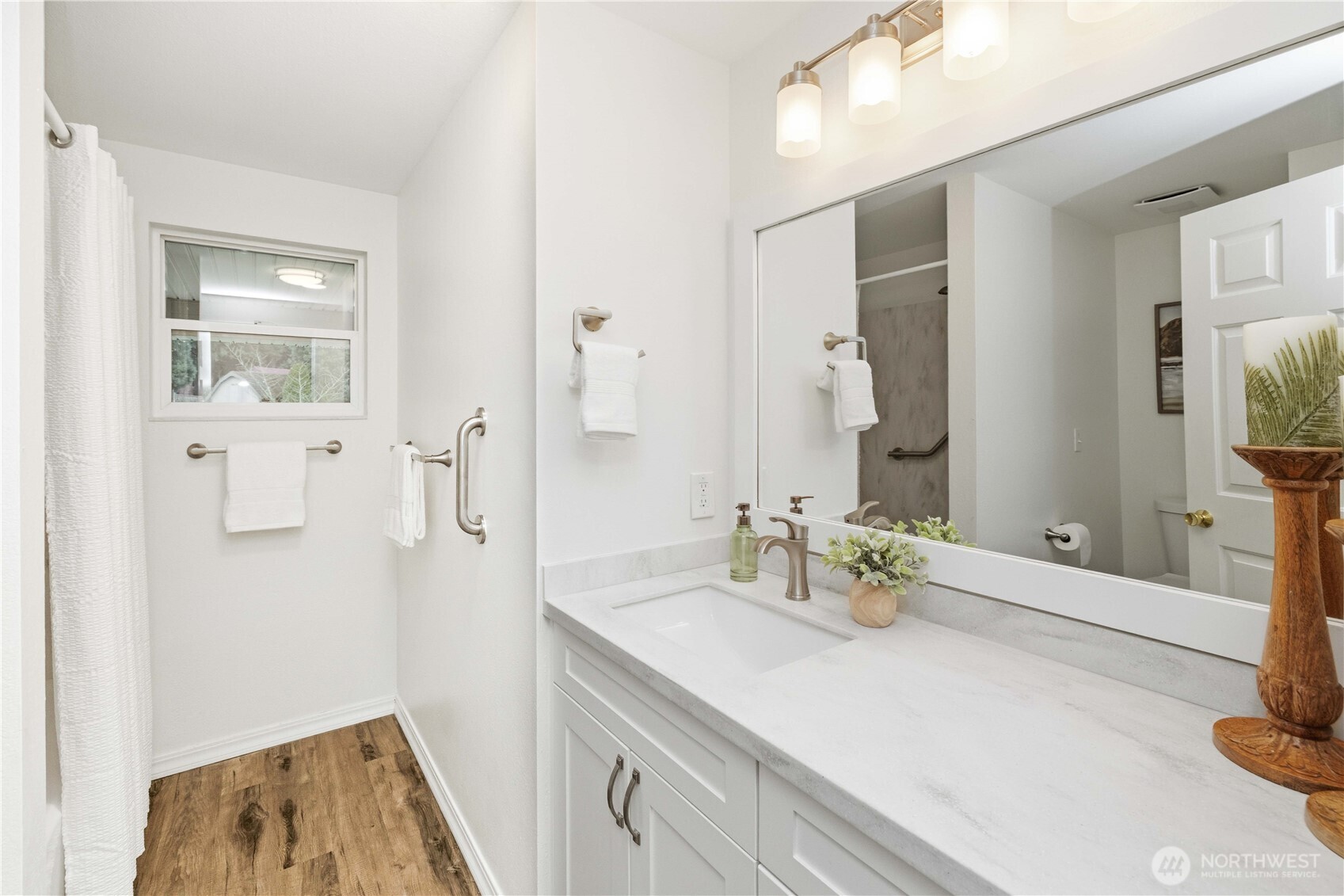 762 Hilltop Avenue , Kent, WA 98031
