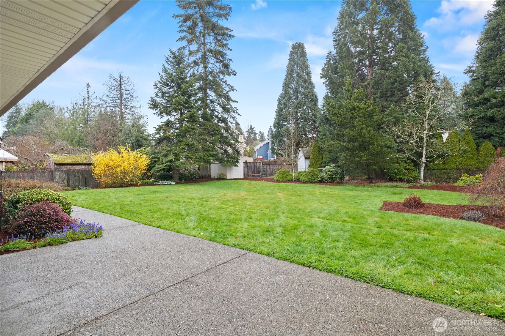 762 Hilltop Avenue , Kent, WA 98031