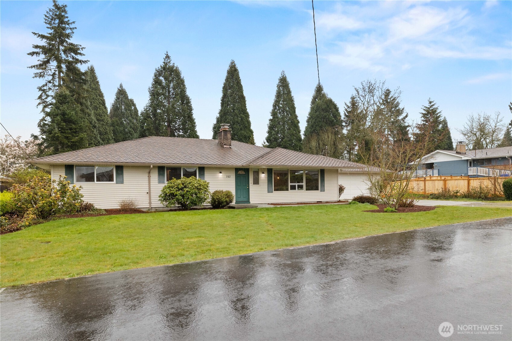 762 Hilltop Avenue , Kent, WA 98031