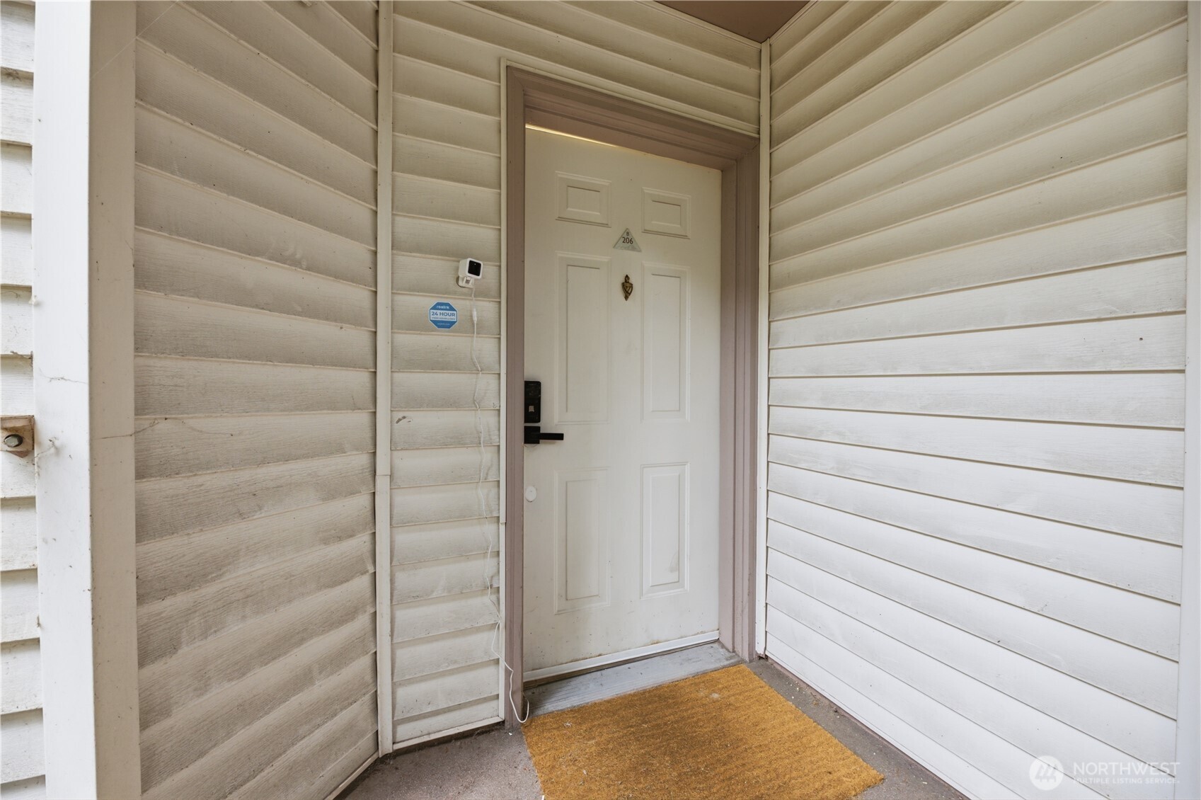 15340 Macadam Road S #B206, Tukwila, WA 98188