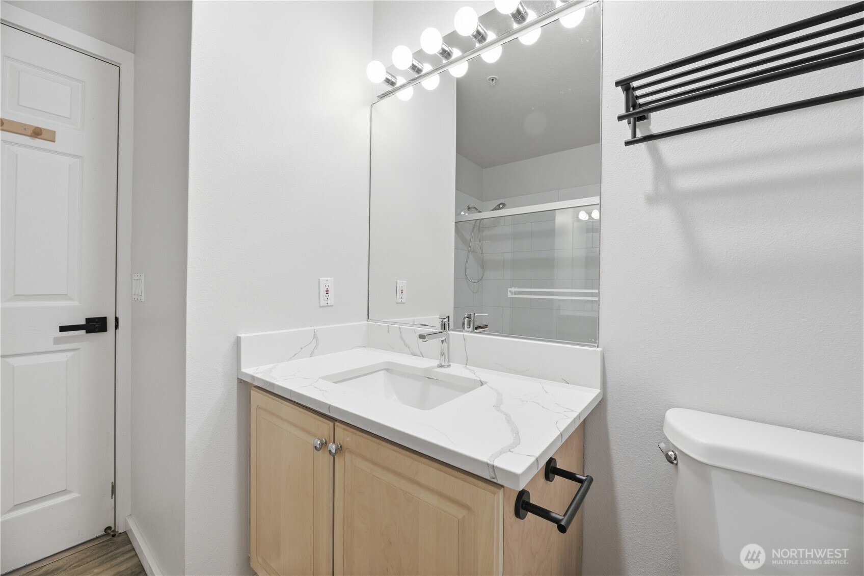15340 Macadam Road S #B206, Tukwila, WA 98188