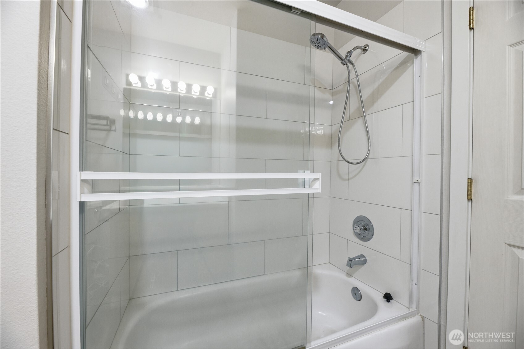 15340 Macadam Road S #B206, Tukwila, WA 98188