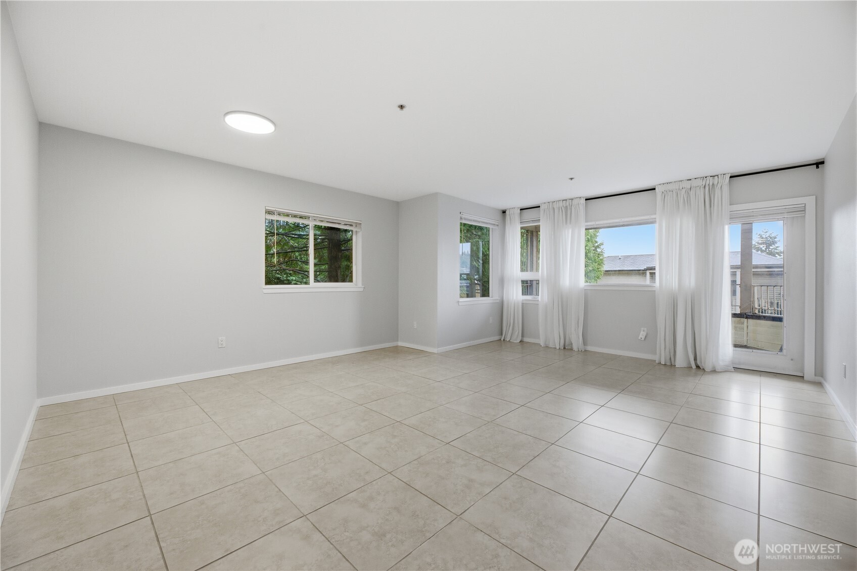 15340 Macadam Road S #B206, Tukwila, WA 98188