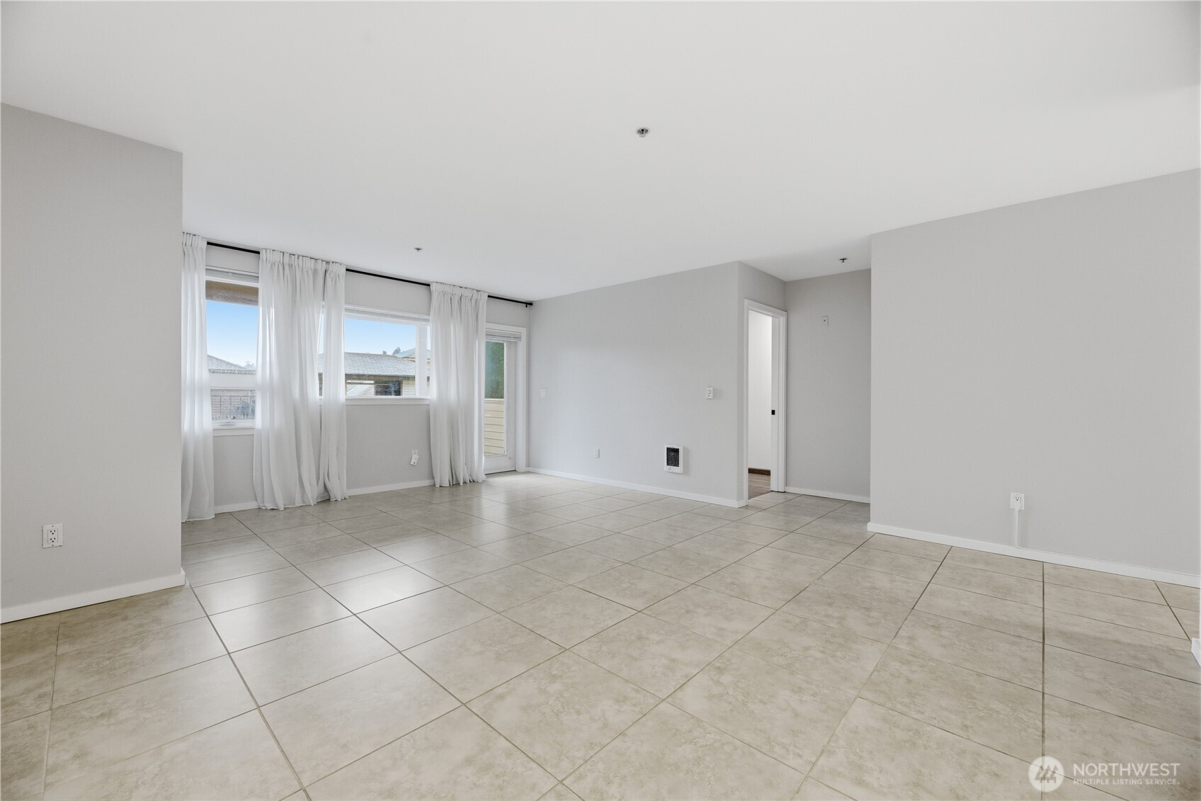 15340 Macadam Road S #B206, Tukwila, WA 98188