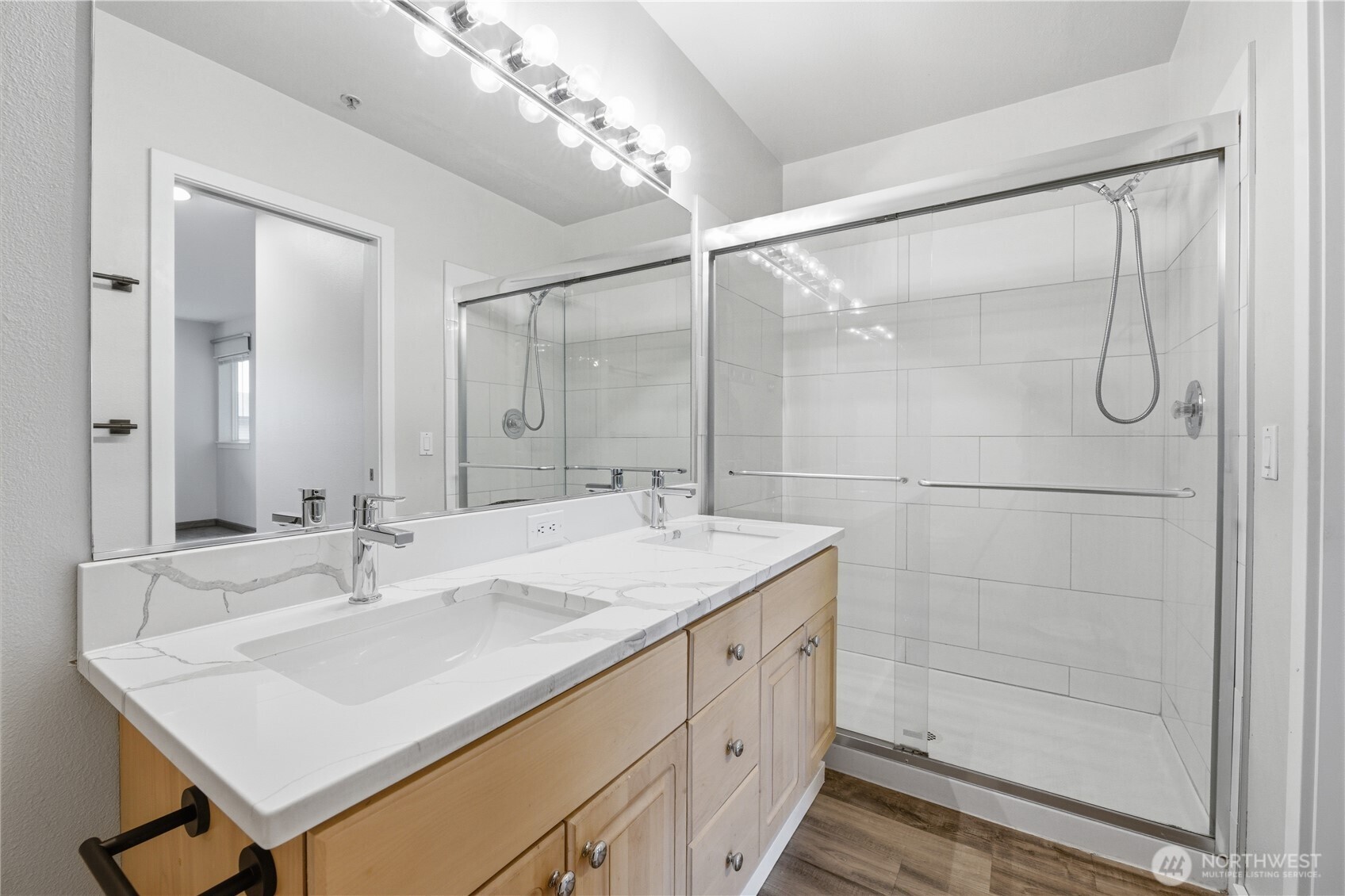 15340 Macadam Road S #B206, Tukwila, WA 98188