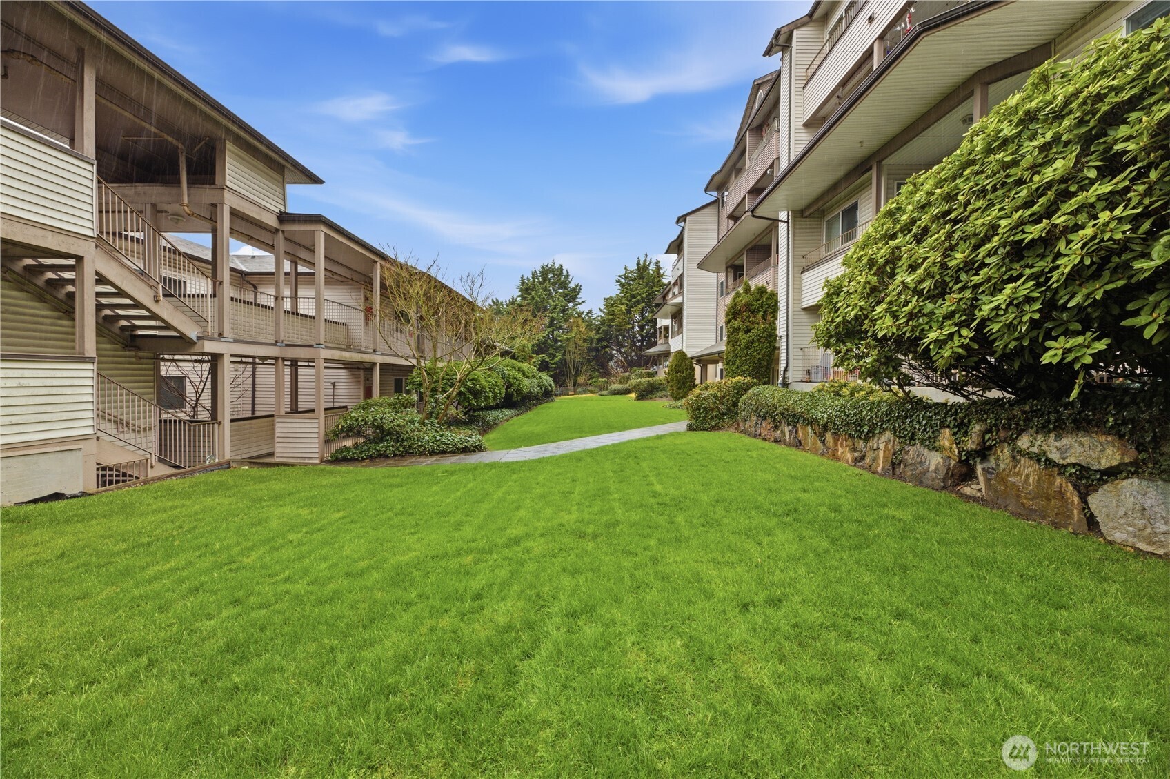 15340 Macadam Road S #B206, Tukwila, WA 98188