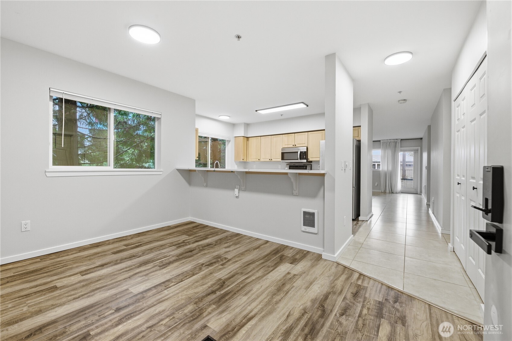 15340 Macadam Road S #B206, Tukwila, WA 98188
