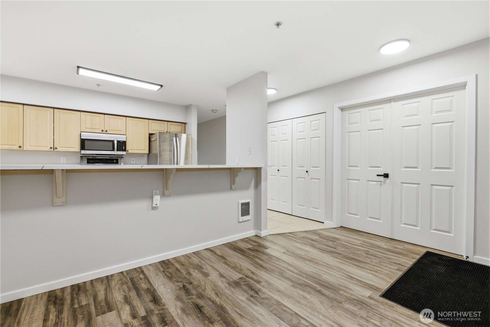 15340 Macadam Road S #B206, Tukwila, WA 98188