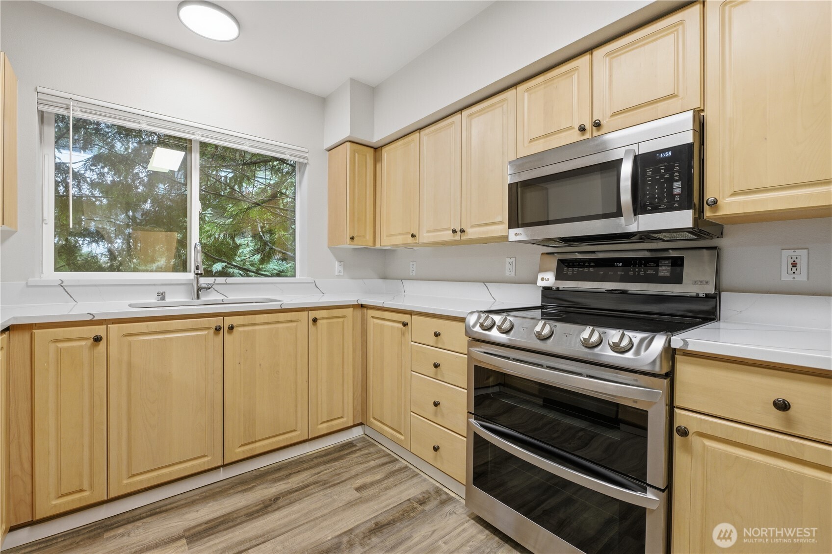 15340 Macadam Road S #B206, Tukwila, WA 98188