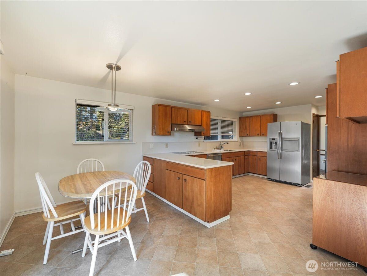 23850 43rd Avenue S, Kent, WA 98032