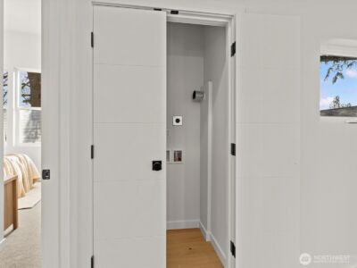 12834 Ashworth Avenue N, Seattle, WA 98133 - Photo 20