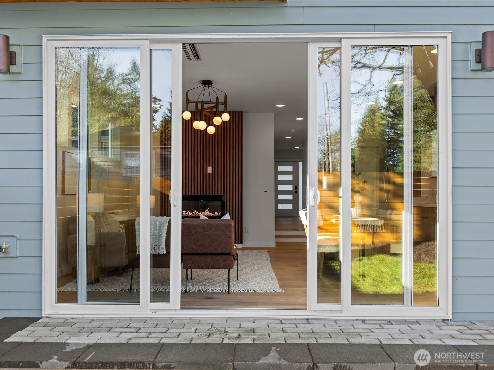 12834 Ashworth Avenue N, Seattle, WA 98133