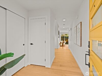 12834 Ashworth Avenue N, Seattle, WA 98133 - Photo 3