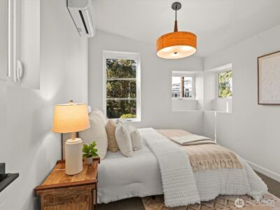 12834 Ashworth Avenue N, Seattle, WA 98133 - Photo 18