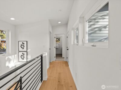 12834 Ashworth Avenue N, Seattle, WA 98133 - Photo 19