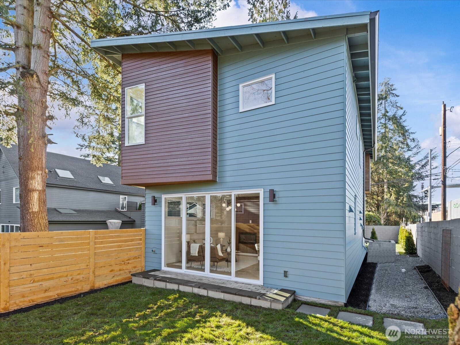 12834 Ashworth Avenue N, Seattle, WA 98133