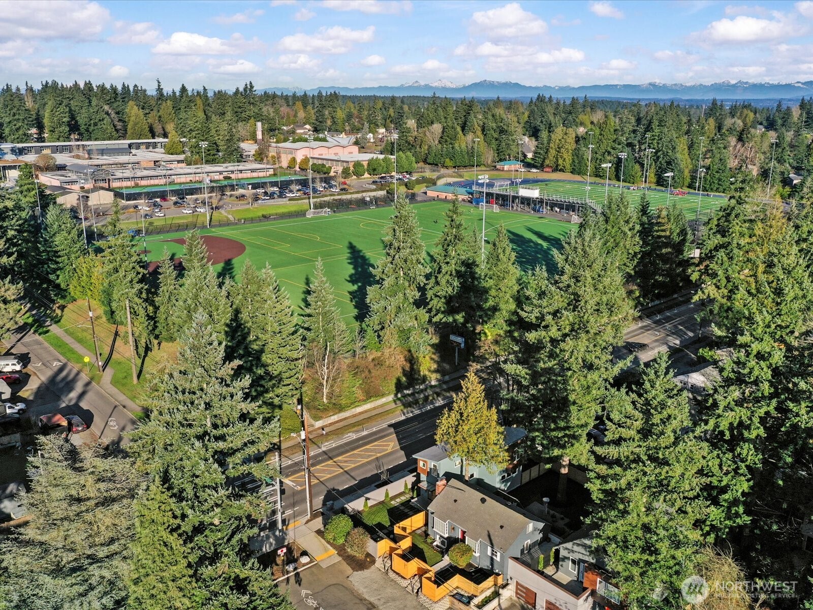 12834 Ashworth Avenue N, Seattle, WA 98133