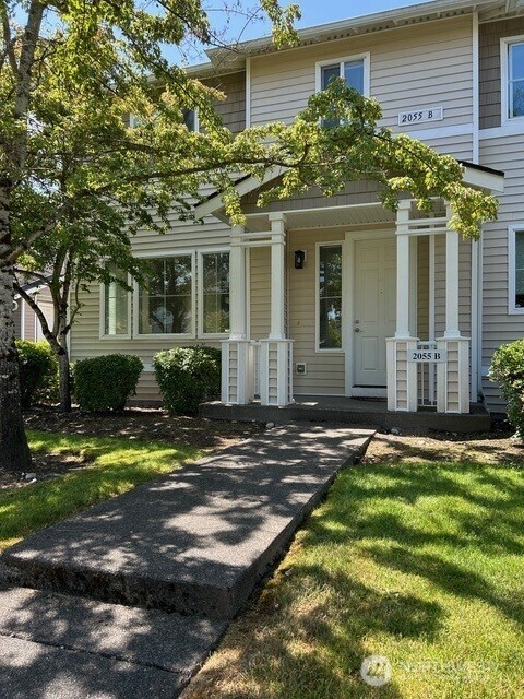 2055 Garry Oaks Avenue #B, Dupont, WA 98327