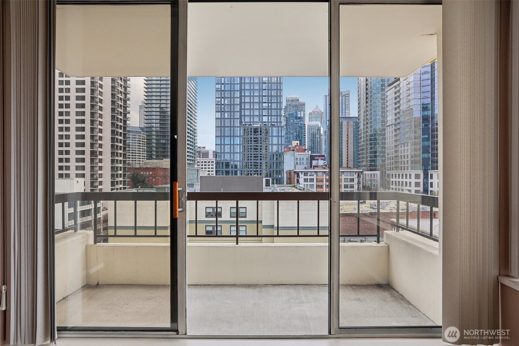 2201 3rd Avenue #1001, Seattle, WA 98121