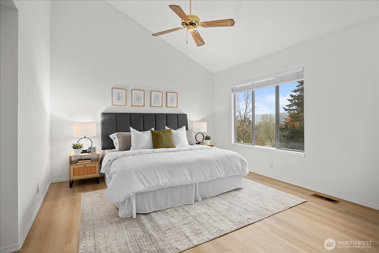 7250 NE Old Redmond Rd #F124, Redmond, WA 98052