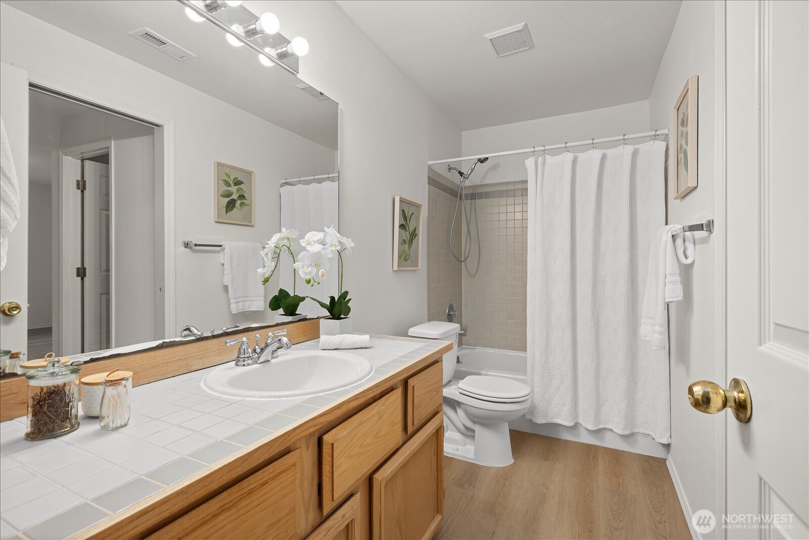 7250 NE Old Redmond Rd #F124, Redmond, WA 98052