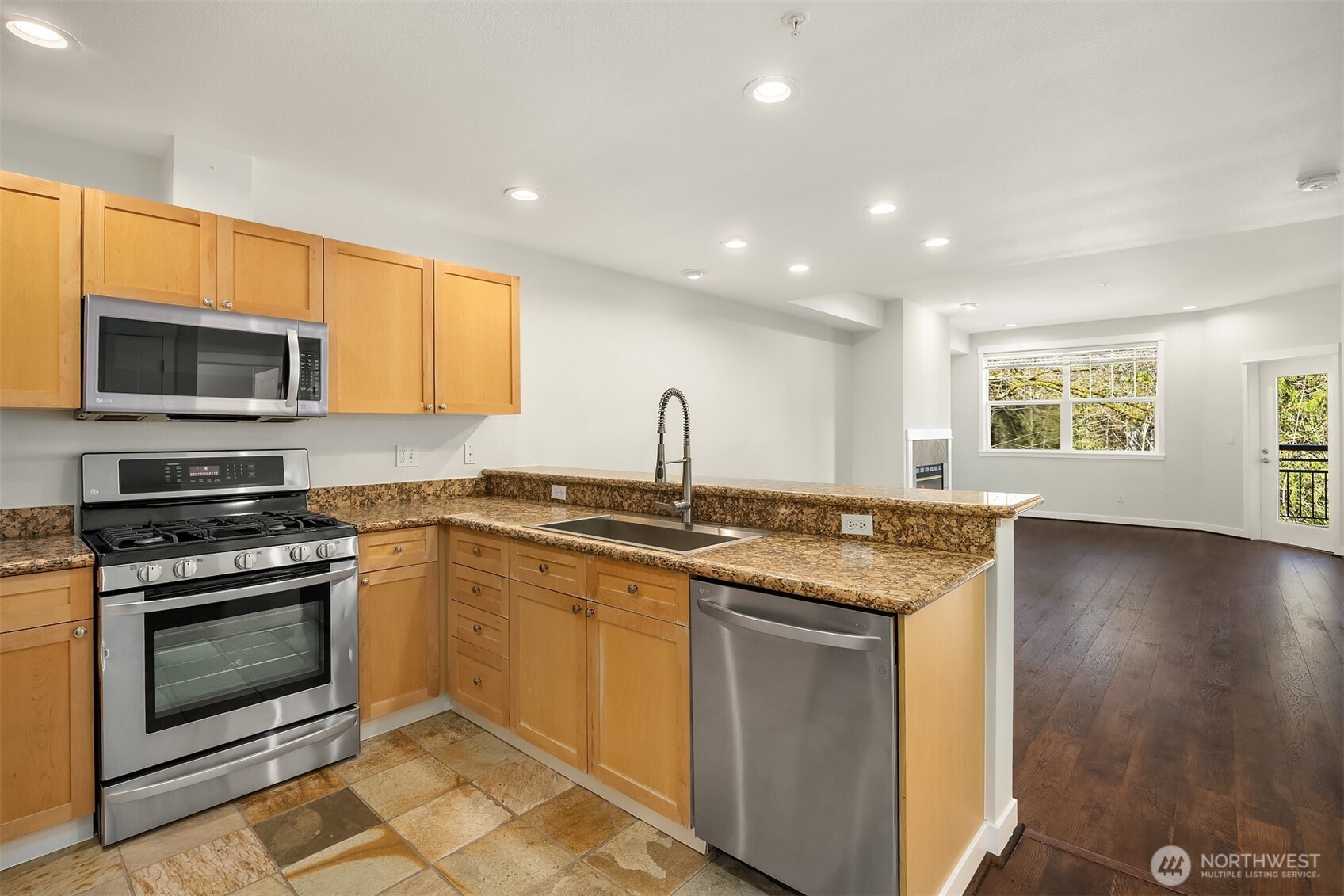 1000 Cabin Creek Lane SW #B303, Issaquah, WA 98027