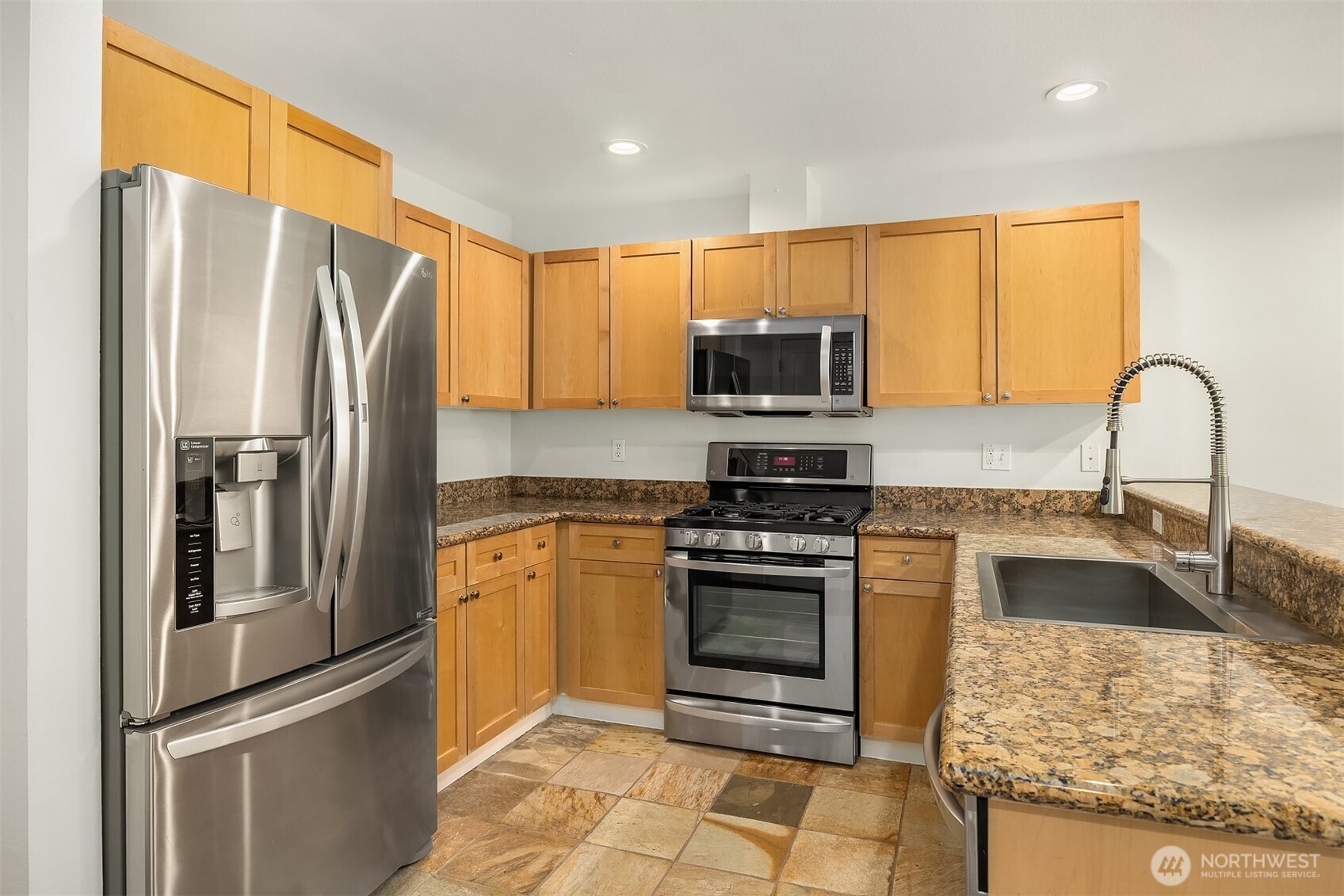 1000 Cabin Creek Lane SW #B303, Issaquah, WA 98027