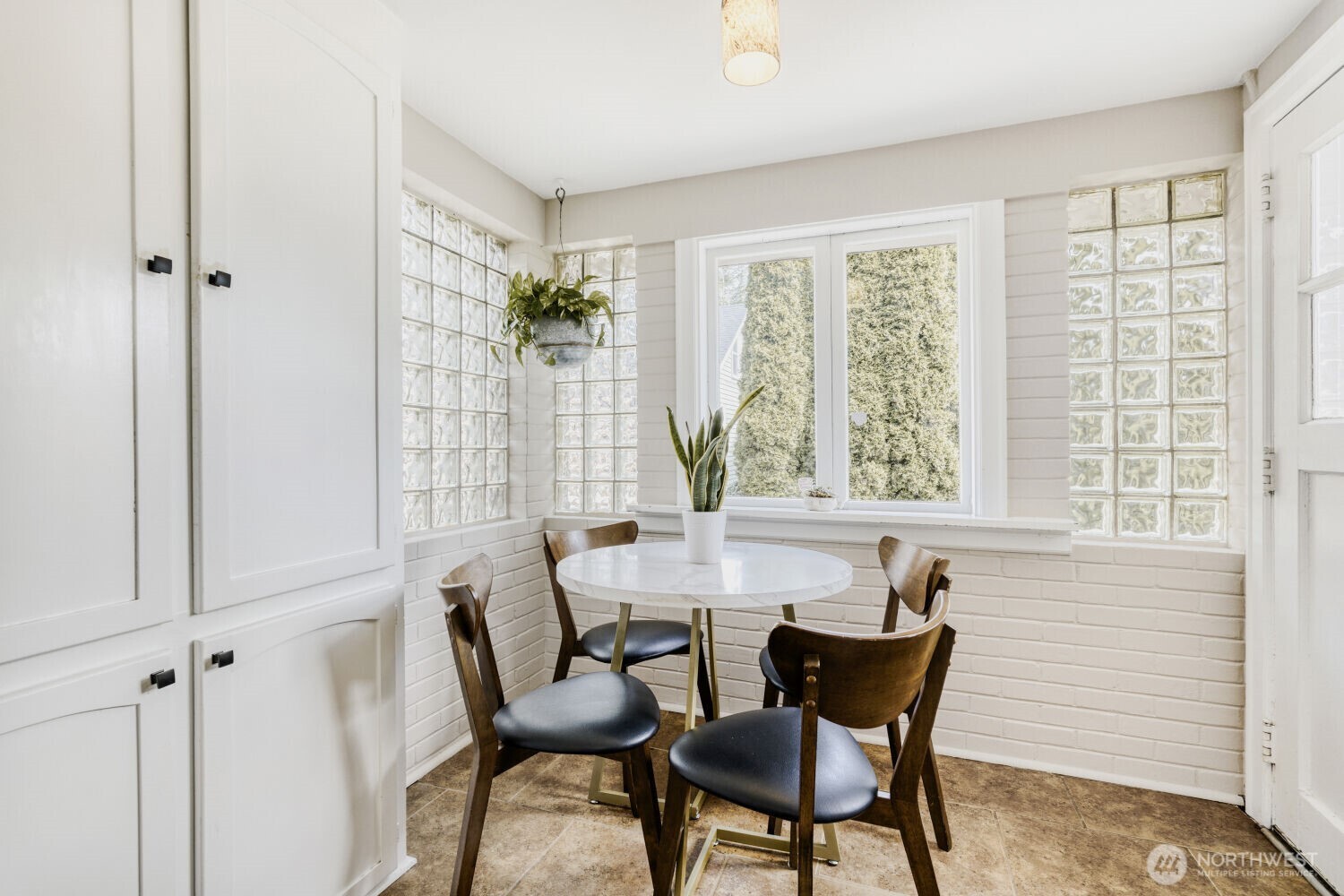 348 NE 57th Street , Seattle, WA 98105