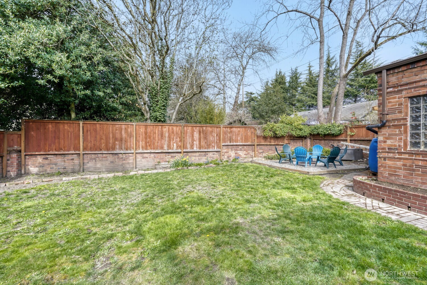 348 NE 57th Street , Seattle, WA 98105