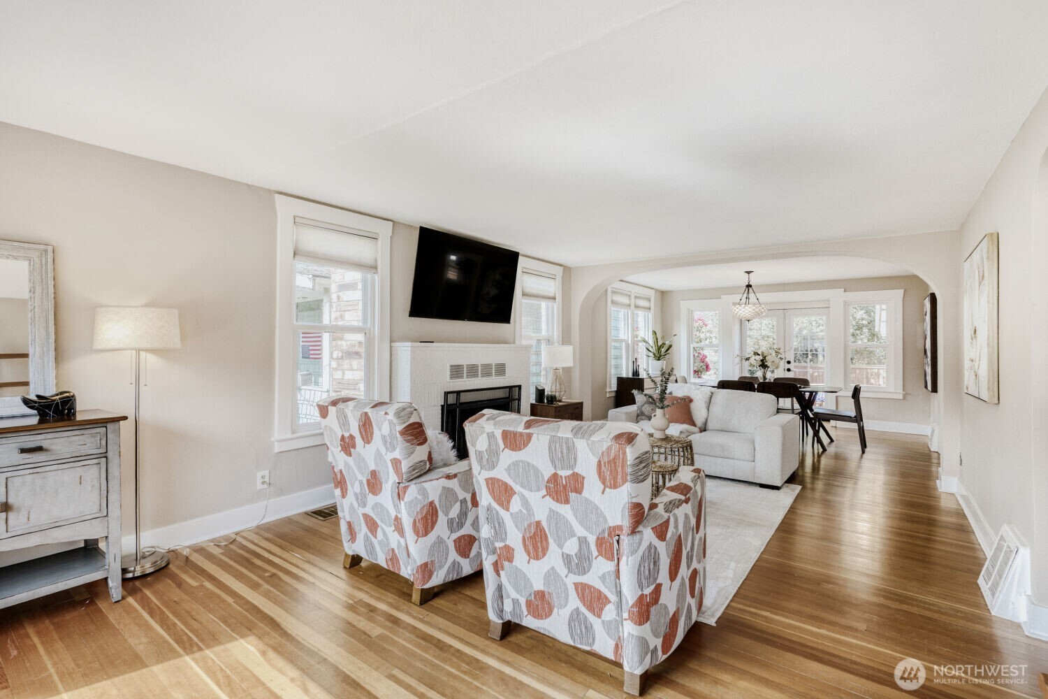 348 NE 57th Street , Seattle, WA 98105