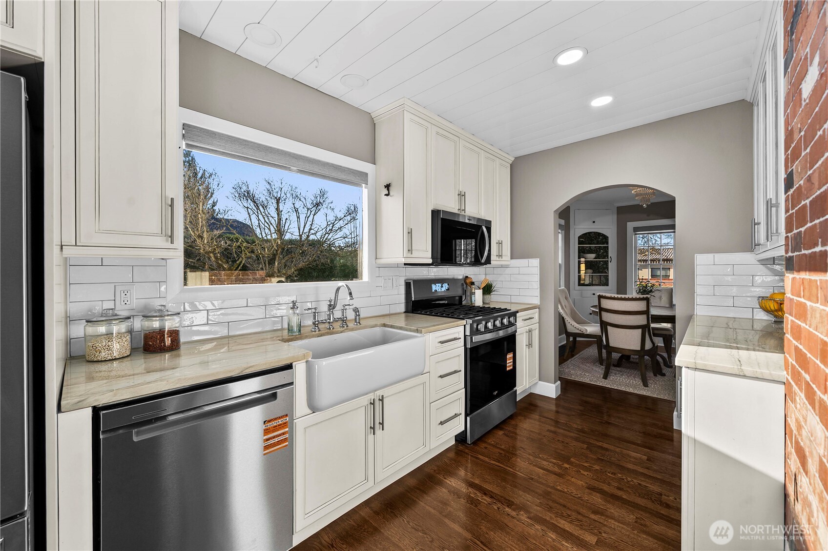 926 Lewis Avenue , Sumner, WA 98390