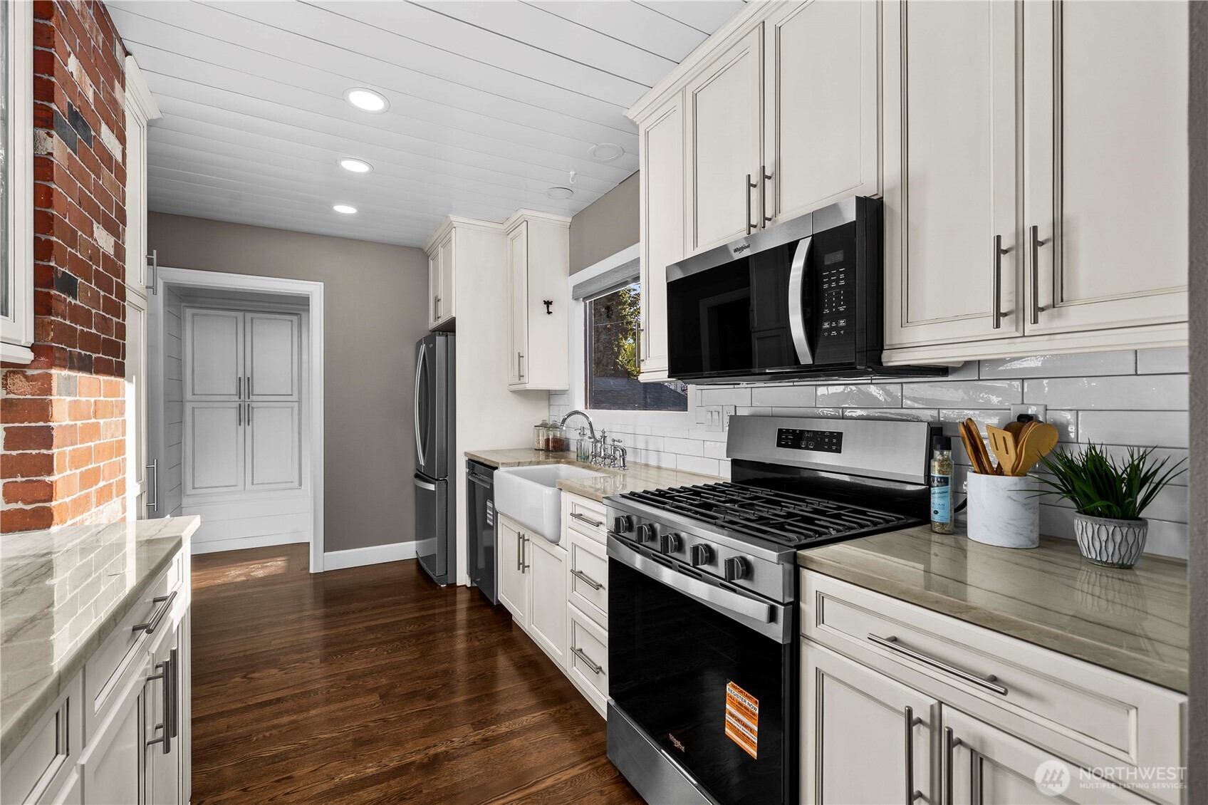 926 Lewis Avenue , Sumner, WA 98390