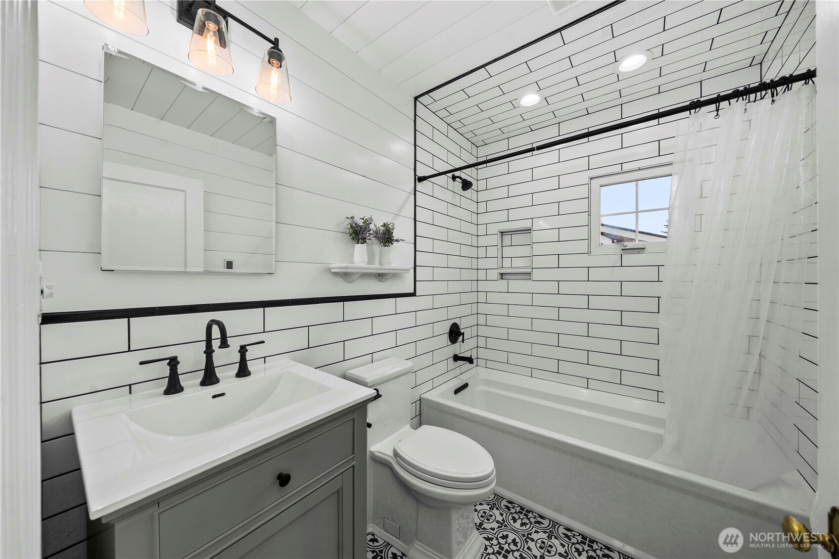 926 Lewis Avenue , Sumner, WA 98390