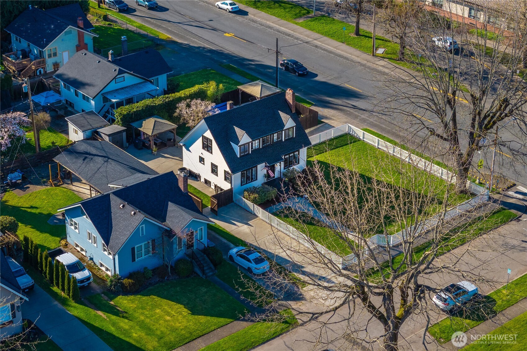 926 Lewis Avenue , Sumner, WA 98390