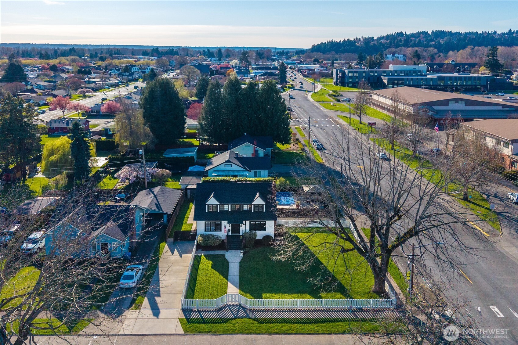 926 Lewis Avenue , Sumner, WA 98390