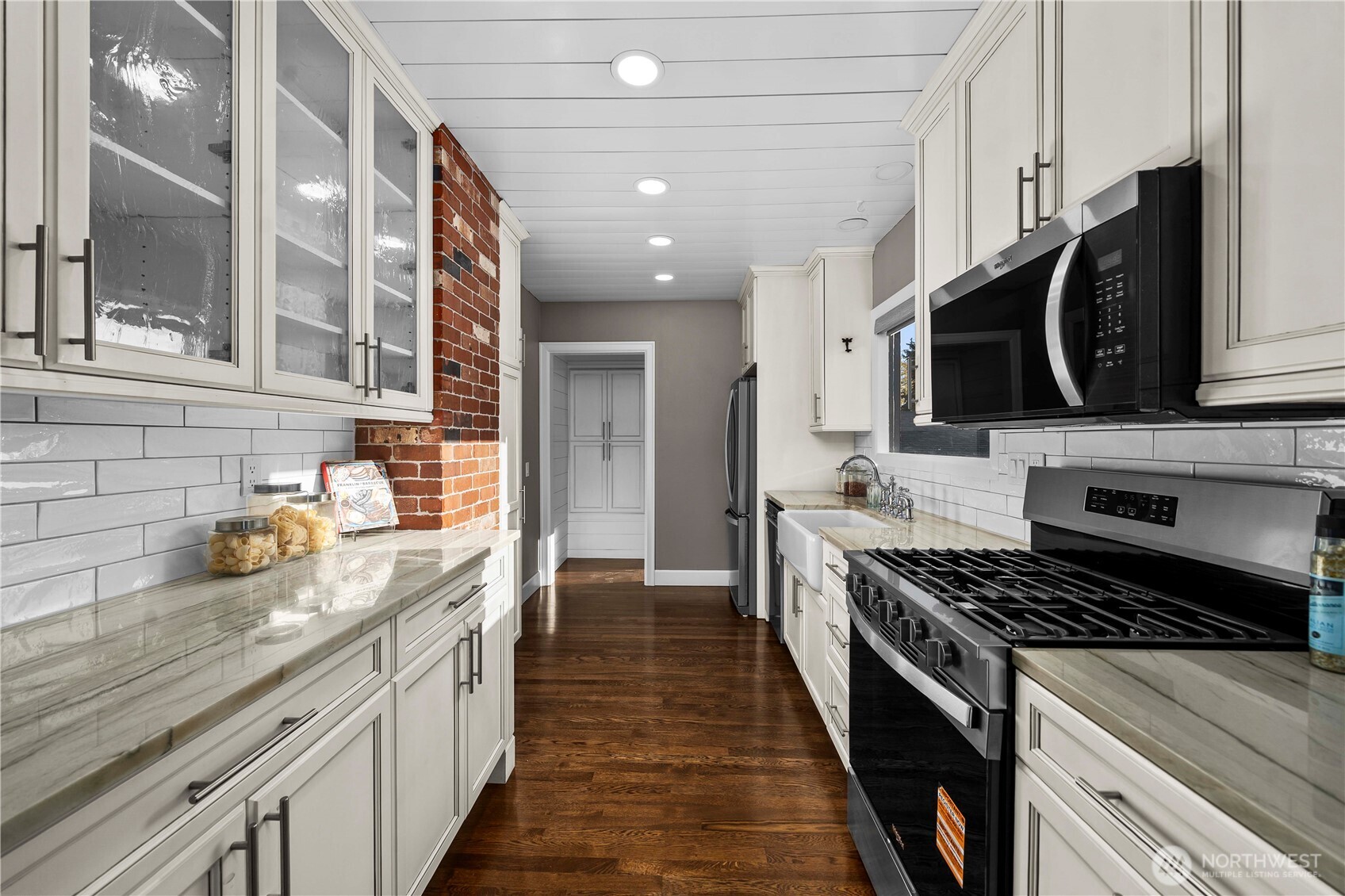 926 Lewis Avenue , Sumner, WA 98390