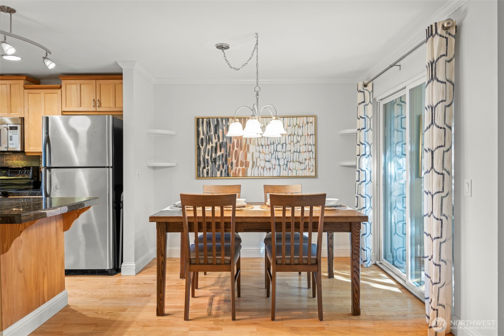 10045 NE 138th Place #E5, Kirkland, WA 98034