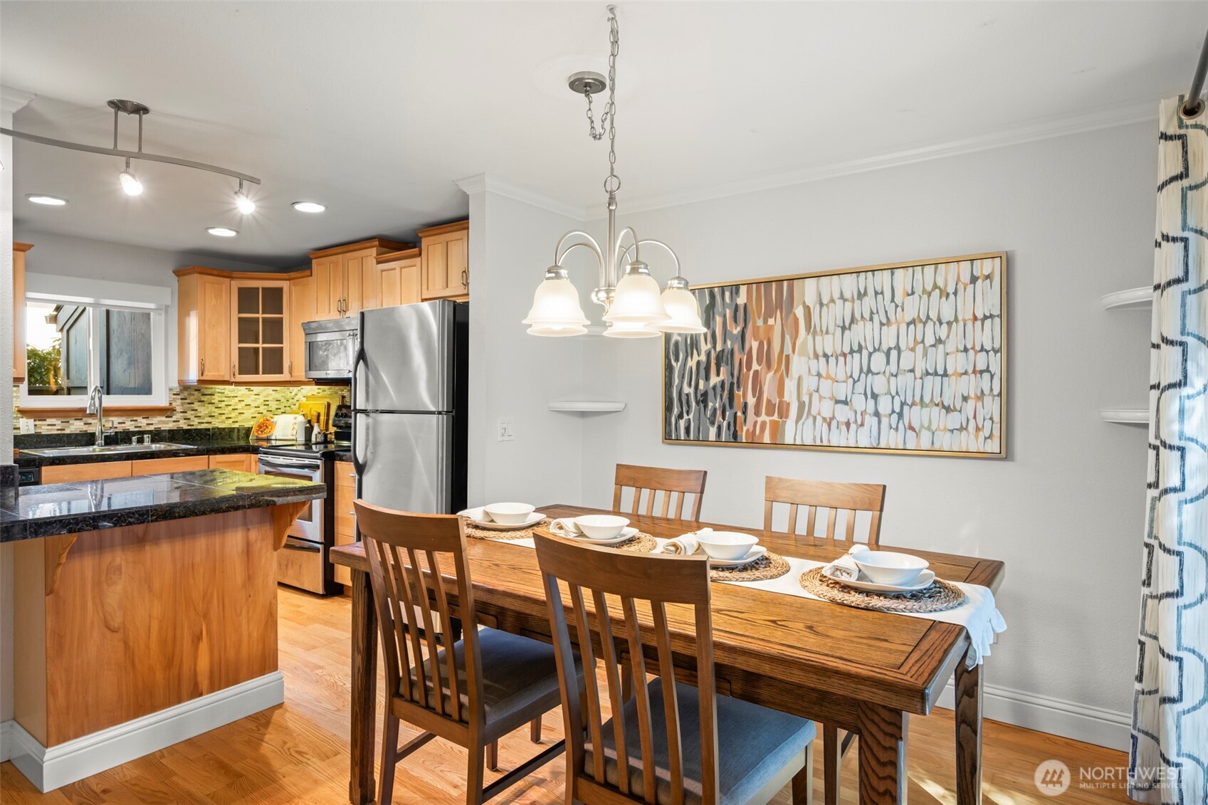 10045 NE 138th Place #E5, Kirkland, WA 98034