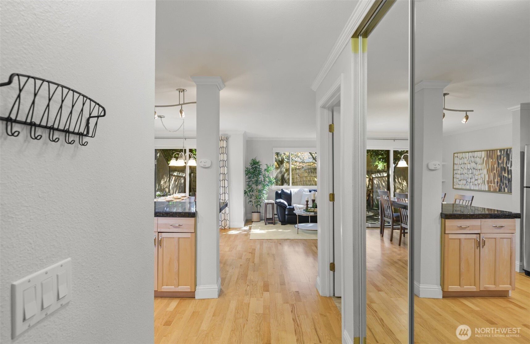 10045 NE 138th Place #E5, Kirkland, WA 98034