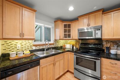 10045 NE 138th Place #E5, Kirkland, WA 98034 - Photo 5