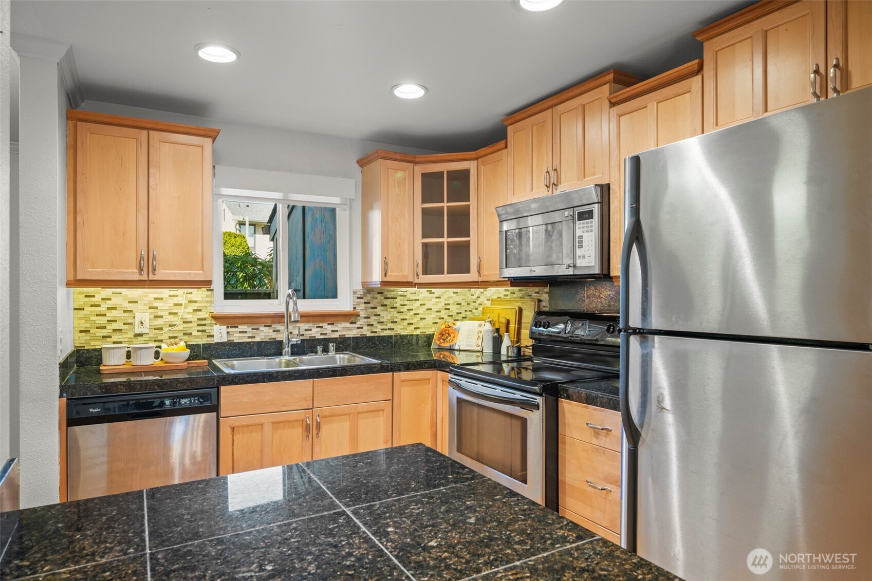 10045 NE 138th Place #E5, Kirkland, WA 98034