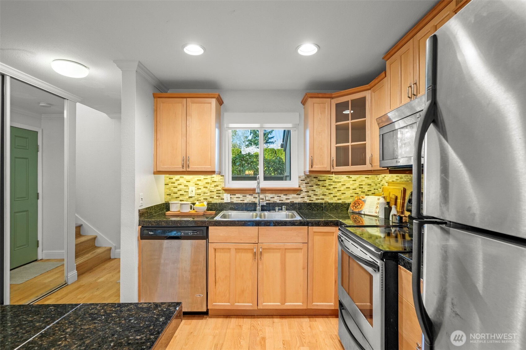 10045 NE 138th Place #E5, Kirkland, WA 98034