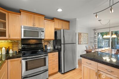 10045 NE 138th Place #E5, Kirkland, WA 98034 - Photo 10