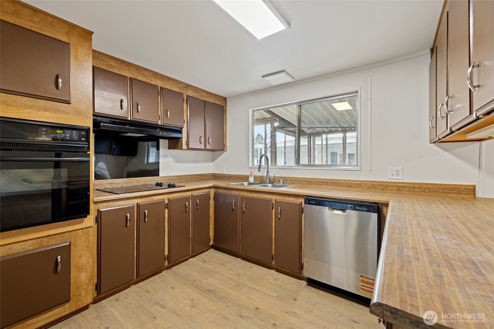 2725 E Fir Street #101, Mount Vernon, WA 98273