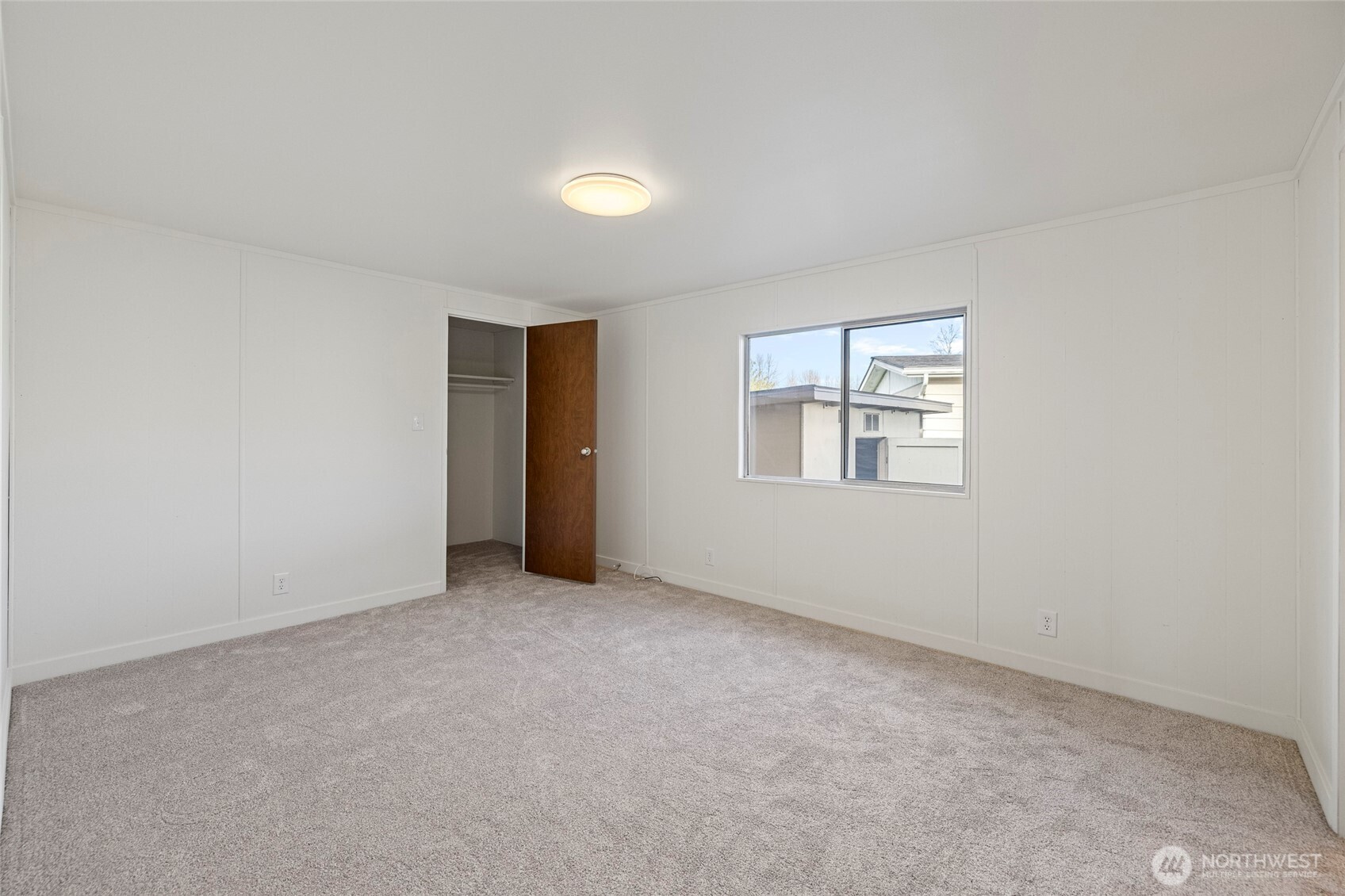 2725 E Fir Street #101, Mount Vernon, WA 98273