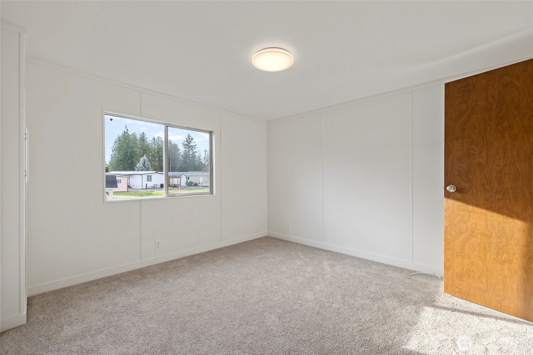 2725 E Fir Street #101, Mount Vernon, WA 98273