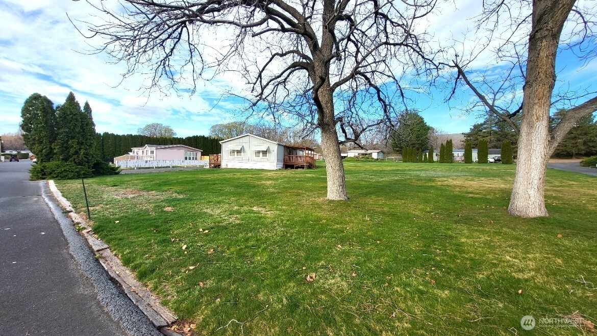 2285 Basin Street SW #12, Ephrata, WA 98823