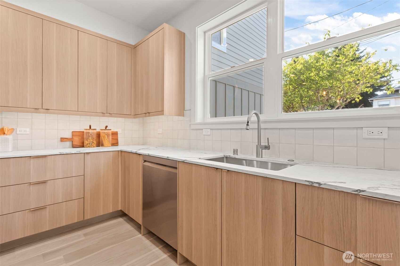 7350 22nd Avenue NW #B, Seattle, WA 98117