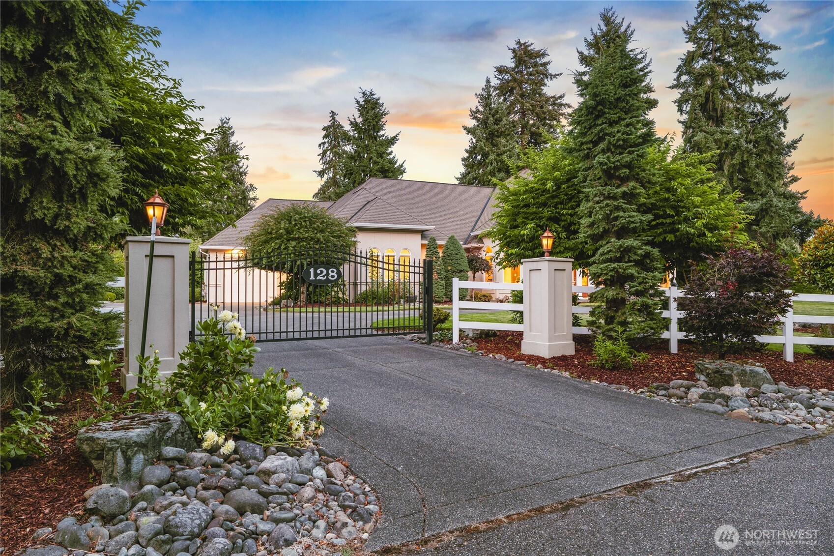128 Country Club Circle SW, Lakewood, WA 98498
